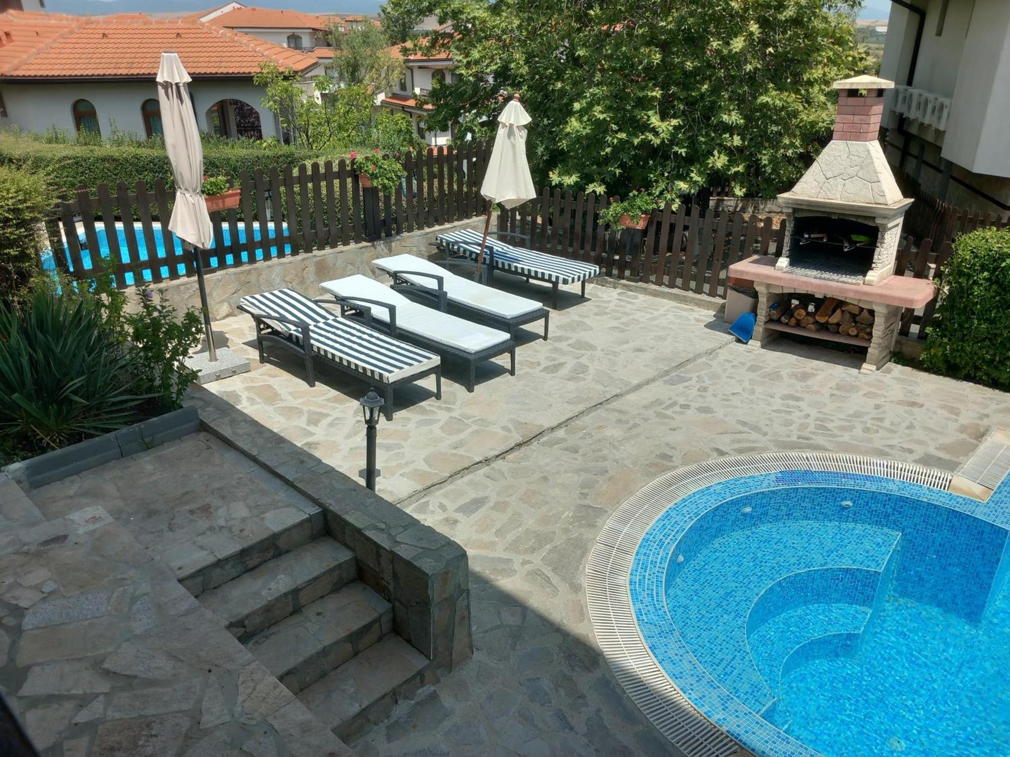Къща За Гости Мускат 2 Aheloy Kamer foto